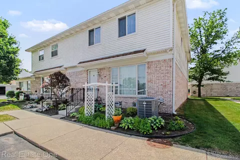 37735 Colonial Dr N, Westland, MI 48185