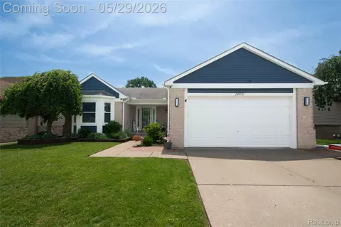 29931 Rosslyn Ave, Garden City, MI 48135