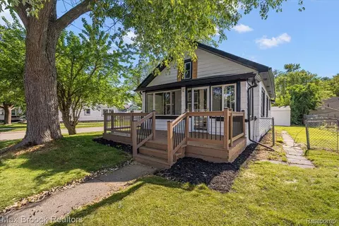 1986 Romeo St, Ferndale, MI 48220