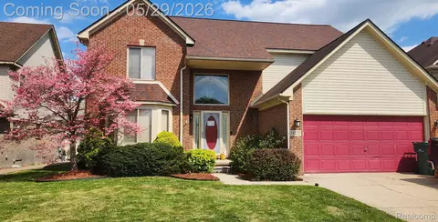 24227 Brentwood Dr, Brownstown, MI 48183