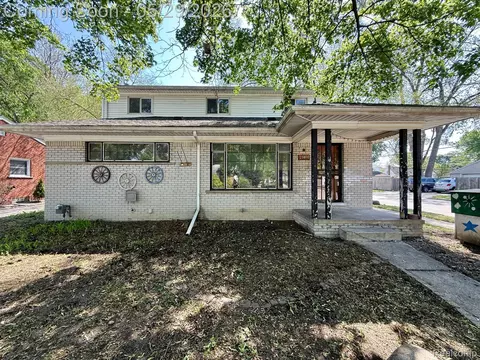 23400 Seneca St, Oak Park, MI 48237