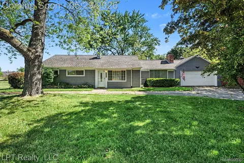 21021 Wendell St, Clinton Township, MI 48036
