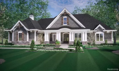 25690 W 14 Mile Rd, Bloomfield Hills, MI 48301