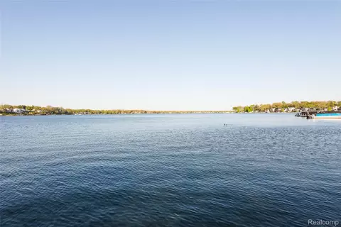 View/Area - 1946 Union Lake Rd, Commerce, MI 48382 photo 4 of 5