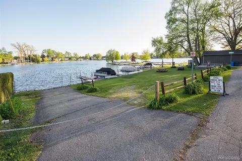 Exterior - 1946 Union Lake Rd, Commerce, MI 48382 photo 4 of 4