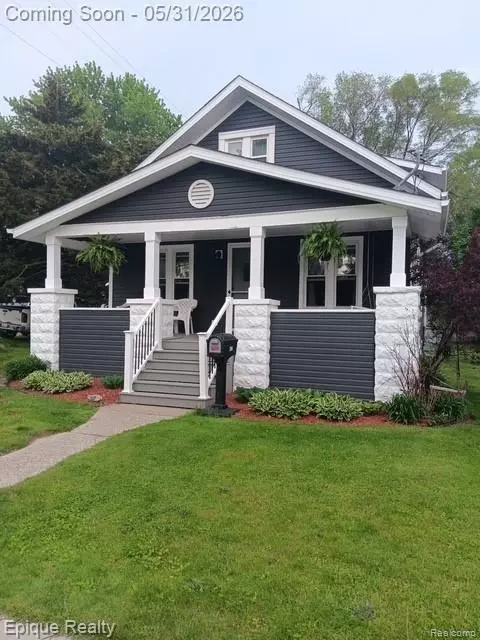 204 E Wood St, Yale, MI 48097