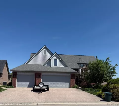 10368 Saint John Dr, Algonac, MI 48001