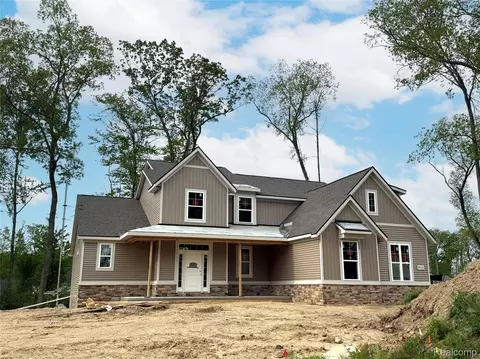 9710 Chalfonte Dr, Green Oak, MI 48116
