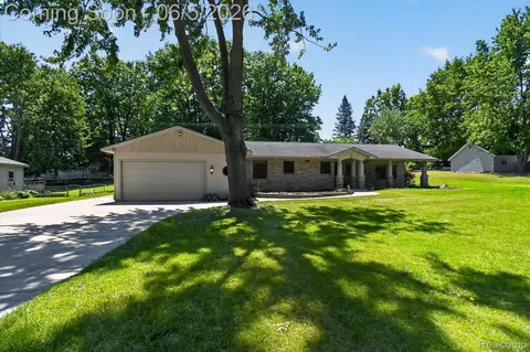 419 W Walnut St, Saint Charles, MI 48655