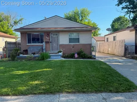 20555 Woodward St, Clinton Township, MI 48035