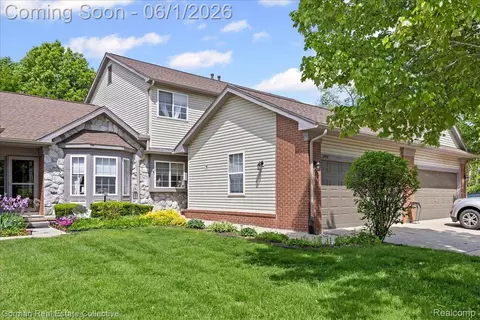 3146 Brookside Dr, Waterford, MI 48328