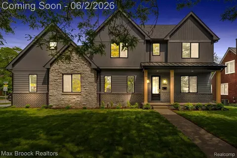 2444 Benjamin Ave, Royal Oak, MI 48073