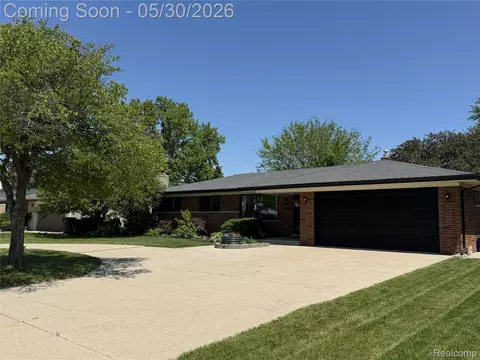 39540 Aynesley St, Clinton Township, MI 48038
