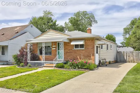 1341 E Breckenridge St, Ferndale, MI 48220