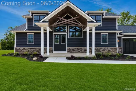 101 Marion Meadows Dr, Marion, MI 48843