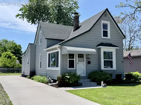 2712 Vanness St, Port Huron, MI 48060