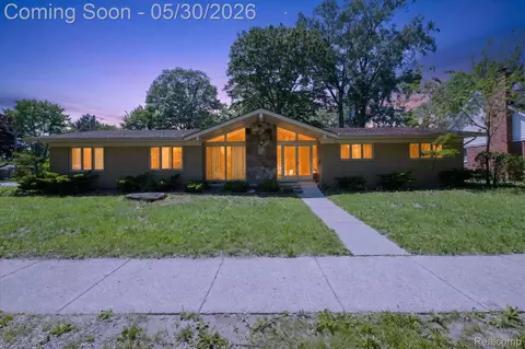 28013 Roan Dr, Warren, MI 48093