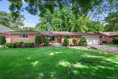 38230 Chartier St, Harrison, MI 48045