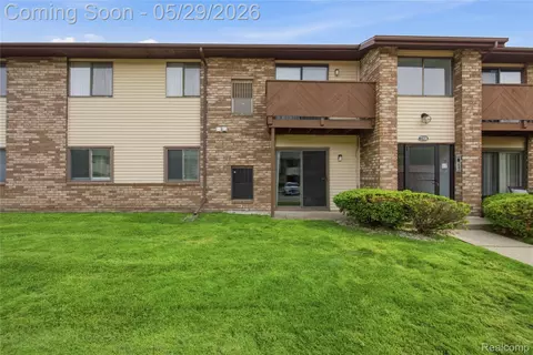 7708 Manor Cir #103, Westland, MI 48185
