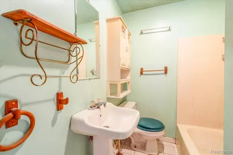 Bath - 10090 Sterling St, Romulus, MI 48174 photo 1 of 1