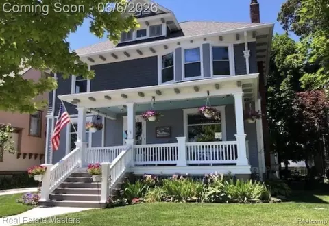 1023 Ontario St, Port Huron, MI 48060