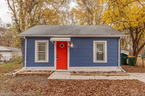 27620 Newcastle St, Romulus, MI 48174