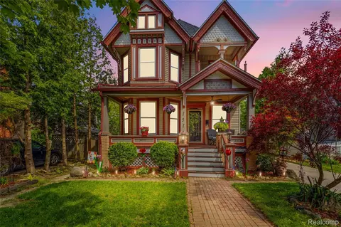 151 S Main St, Marine City, MI 48039