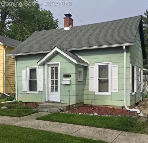 1122 N Madison St, Lapeer, MI 48446