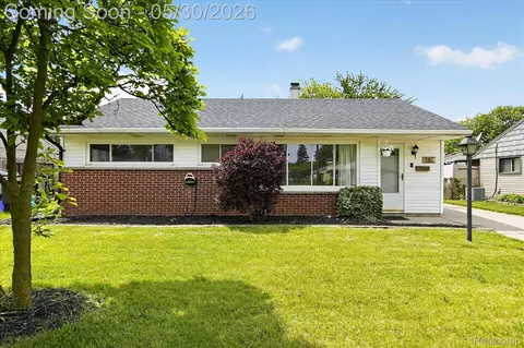 181 Brandt St, Garden City, MI 48135