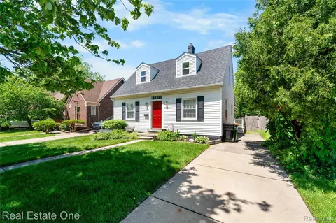 1712 Ash St, Wyandotte, MI 48192