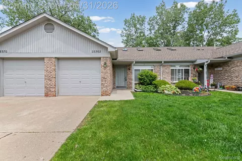 23362 Stromp Ct, Brownstown, MI 48183