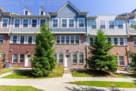 57 Kaprol Dr, Troy, MI 48098
