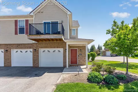 9988 Ridge Run St, Howell, MI 48855
