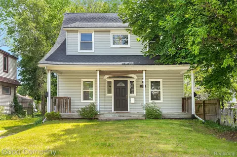 1924 Pinecrest Dr, Ferndale, MI 48220