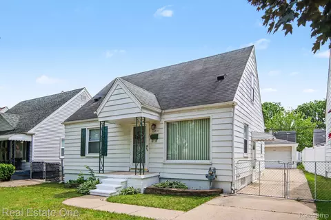 13711 Backus St, Southgate, MI 48195
