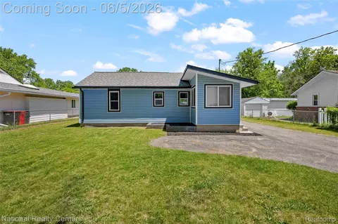 23284 Almira St, Southfield, MI 48033