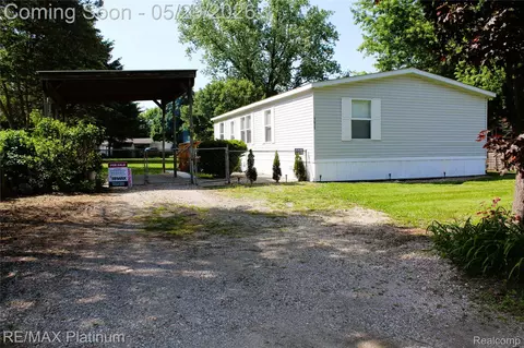 5615 Cherokee Bend Bnd, Genoa, MI 48843