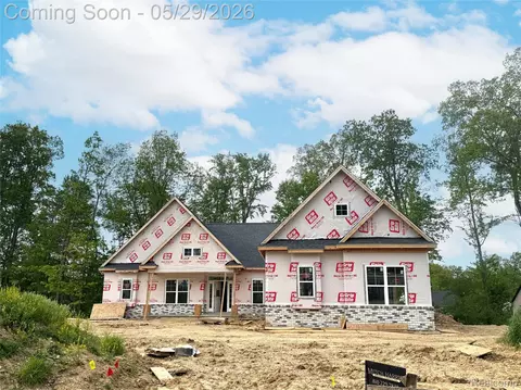 9718 Chalfonte Dr, Green Oak, MI 48116