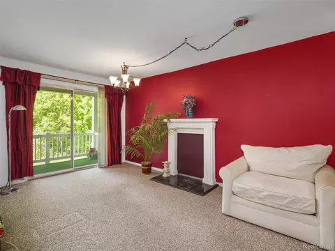 1127 S Lake Dr #206, Novi, MI 48377