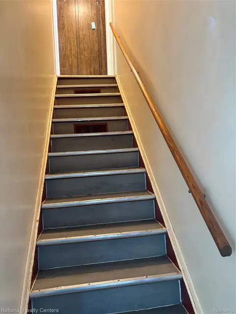 Entry Way - 4149 Carnegie St, Wayne, MI 48184 photo 1 of 1