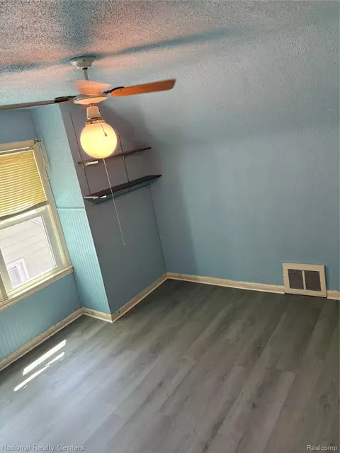 Bedroom - 4149 Carnegie St, Wayne, MI 48184 photo 4 of 5