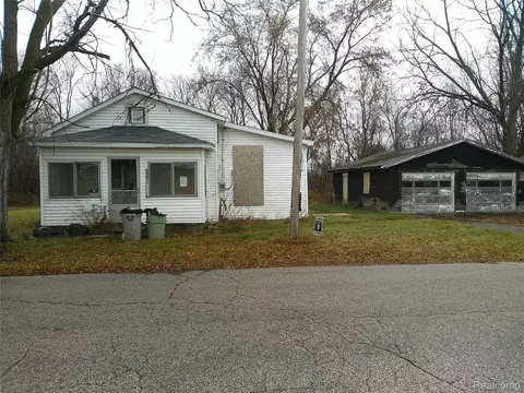 301 Chesaning St, Saint Charles, MI 48655