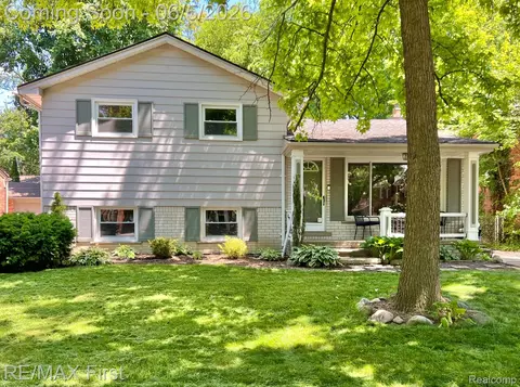 908 Marywood Dr, Royal Oak, MI 48067