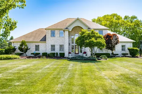5098 Harvest Ln, Vienna, MI 48420