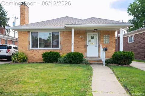 7602 Highview St, Dearborn Heights, MI 48127