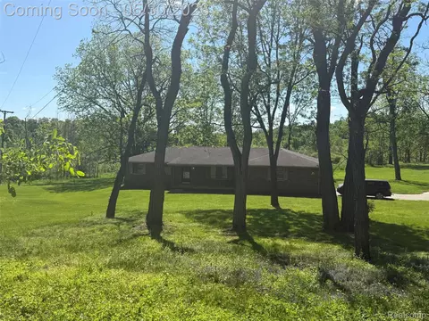 2875 Auten Rd, Groveland, MI 48462