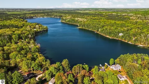 8768 Sunset Trl NE, Blue Lake, MI 49659