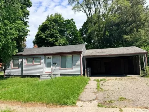 4701 Birchcrest Dr, Flint, MI 48504
