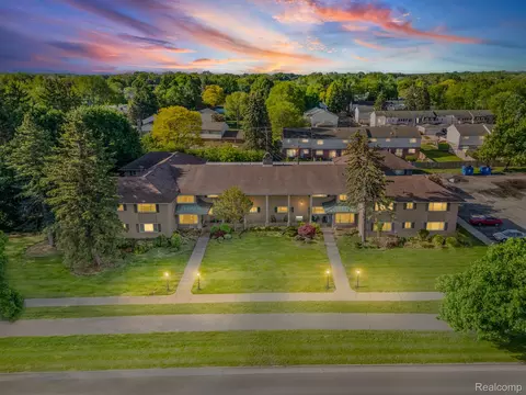 2245 Walton Blvd #56, Rochester, MI 48309