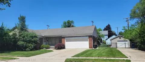 860 Palmer St, Plymouth, MI 48170
